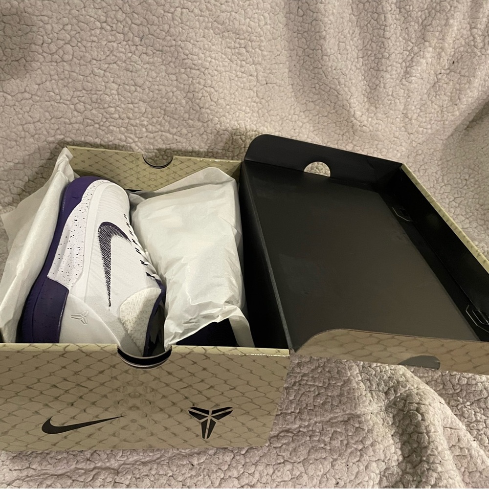 Kobe AD - New in original box